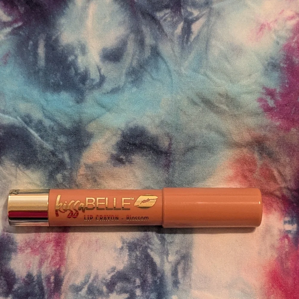 Blossom KissaBelle Lip Crayon  - Belle Beauty by Kim Gravel  New Without Box